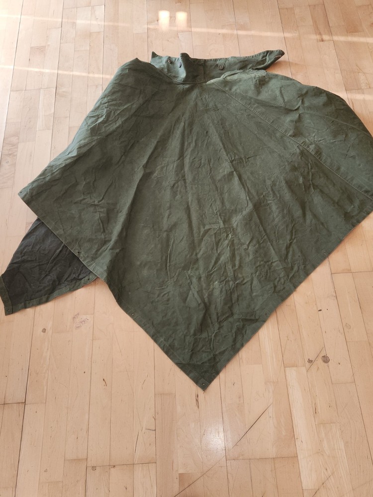 ORIGINAL BRITISH RUBBERIZED RAIN CAPE LTE WAR GREEN SUPPLE