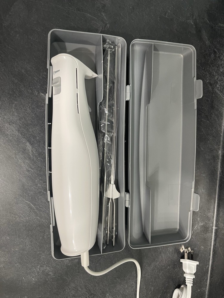 Hampton Beach Electric Knife Set