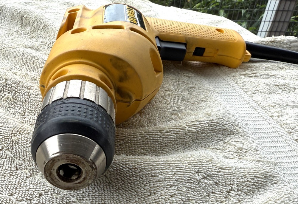 DEWALT DW 106 CORDED DRILL