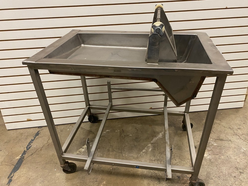 donut glazing table #302