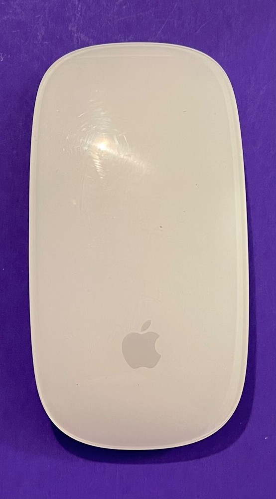Apple A1657 Magic Mouse 2 Wireless Mouse - Silver (MLA02LL/A) Works Perfect!
