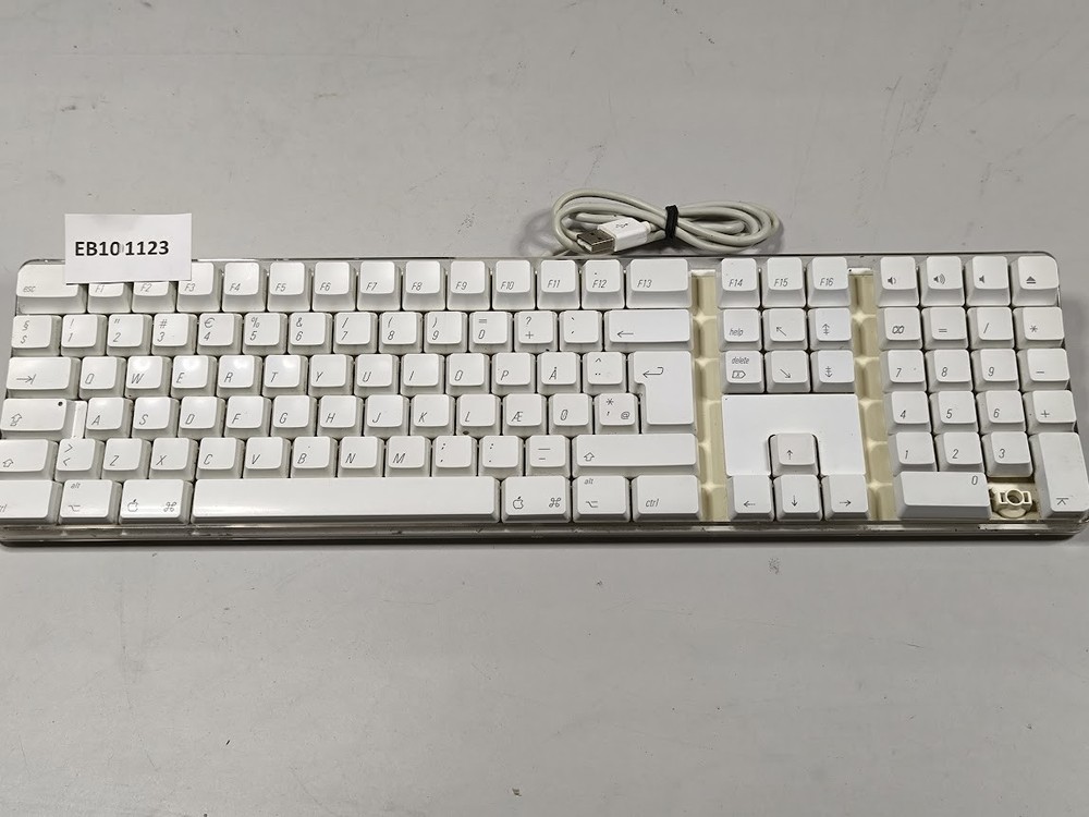 Apple A1048 Wired Keyboard - Not Tested, USB