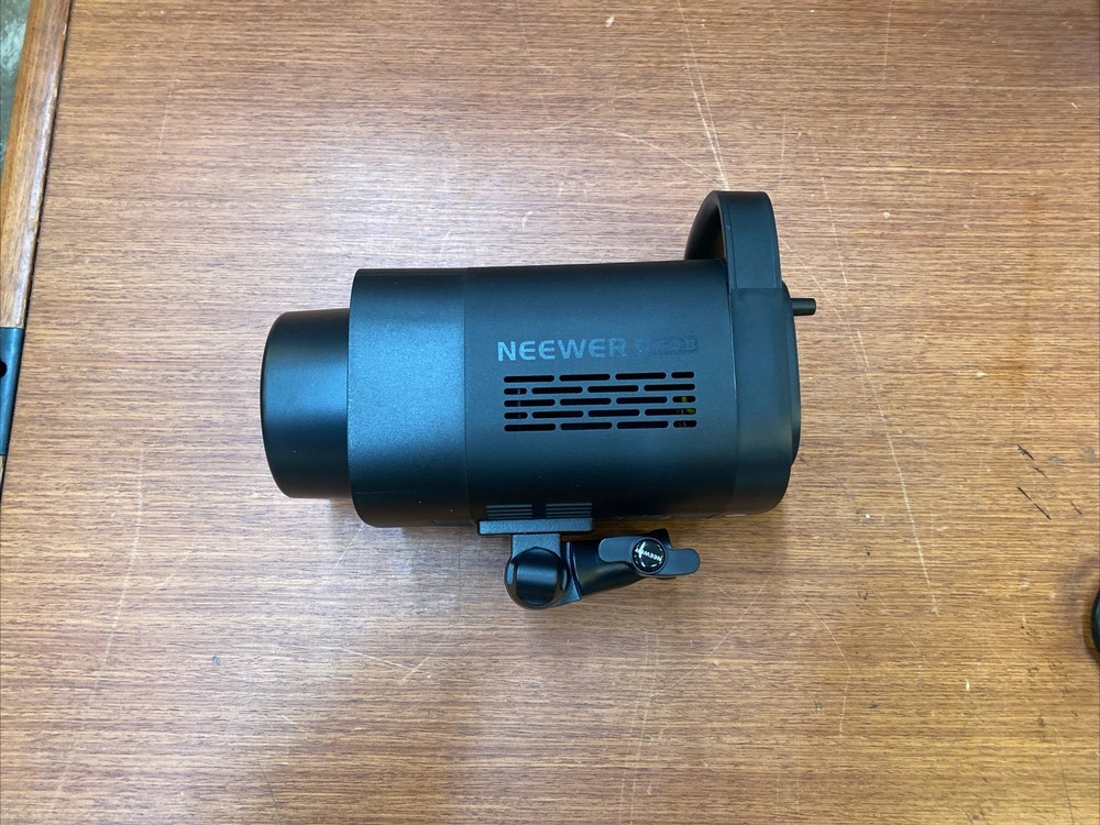 NEEWER CB60B Video Light