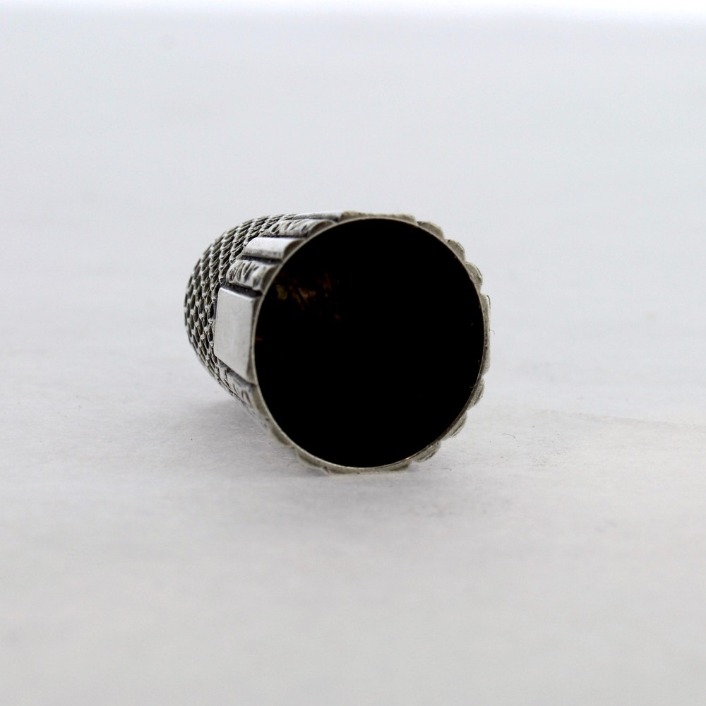 Old or Antique No 7 Simmons Sterling Silver Thimble