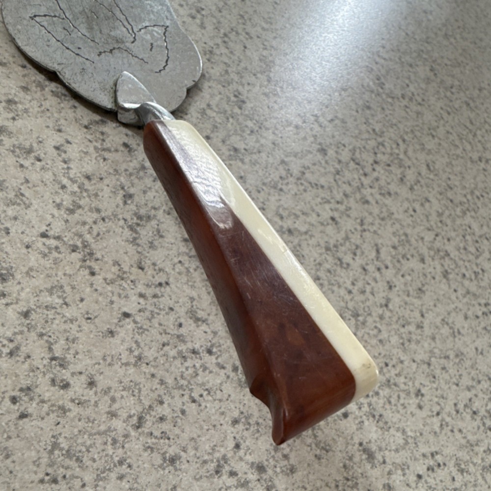Bakelite Two-Tone Brown and Cream Handle Pie Cake Server, Bakelite Material