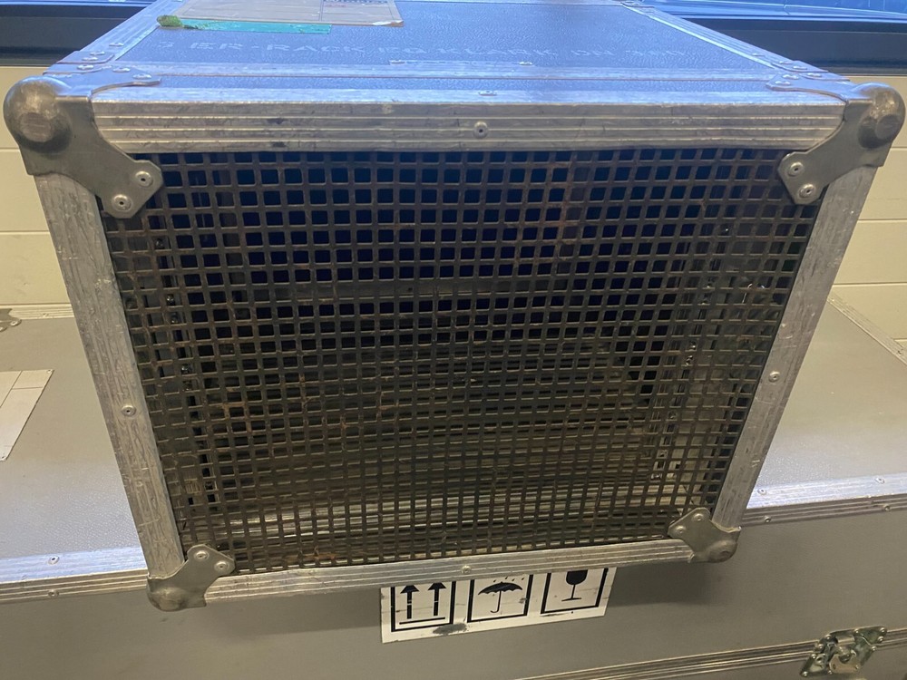 #404 Rack DD 9U with Mesh Lid