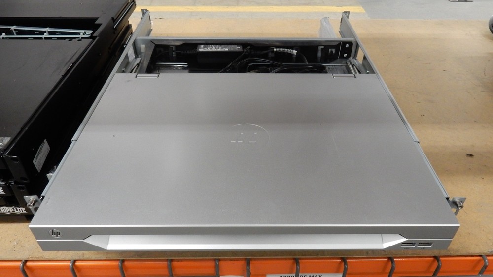 HP AF644A LCD8500 18.5" 1U Rackmount Console Kit - Unit Only