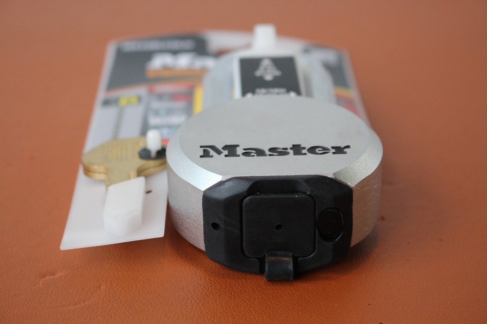 Master Lock M930BLCDLH Magnum Solid Body Padlock