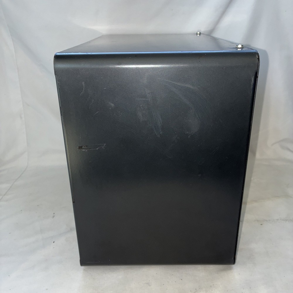 the hallicrafters co. speaker model R-46B