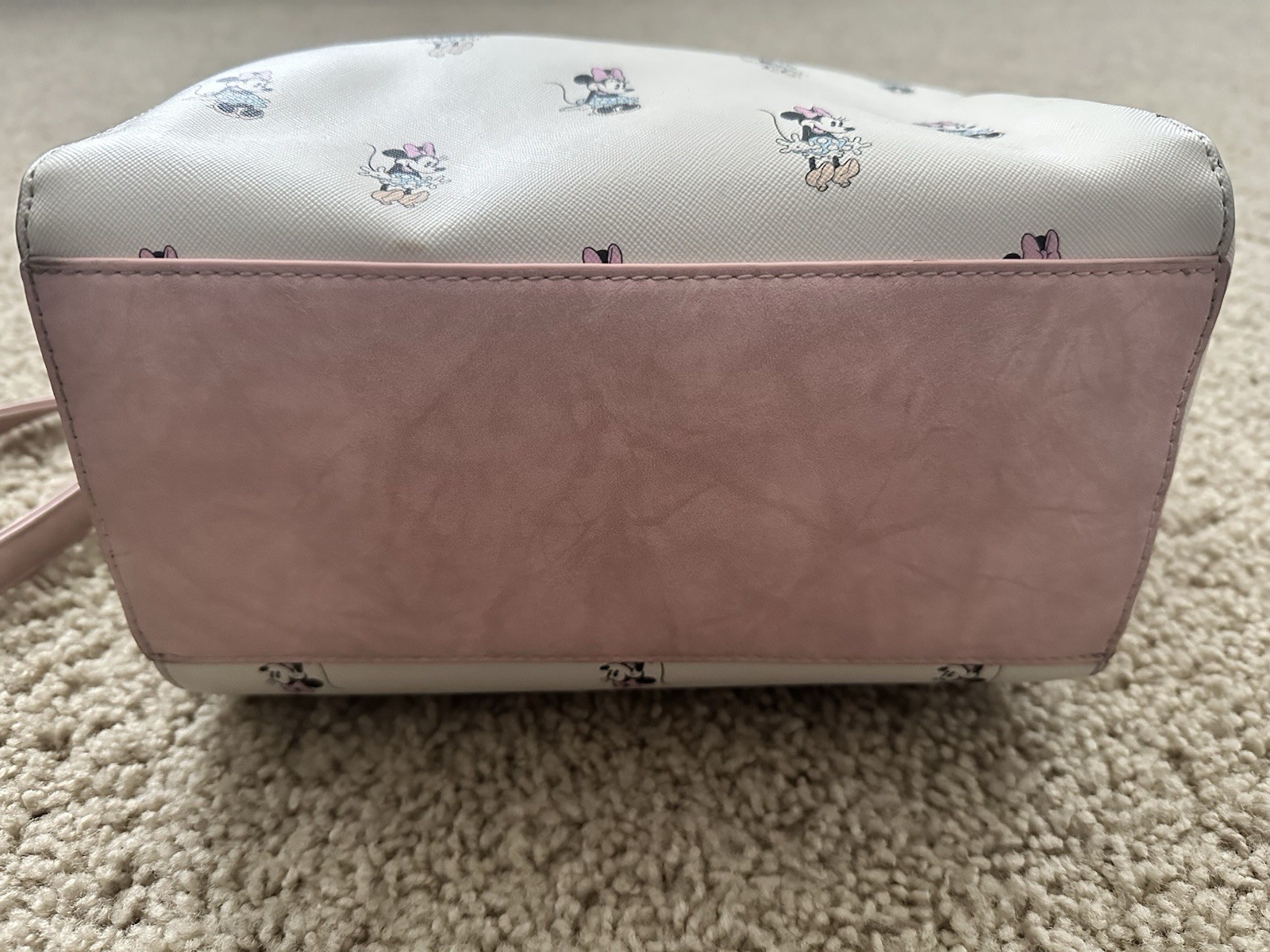 Loungefly Disney Minnie Mouse White Small Women’s Purse Duffle Bag