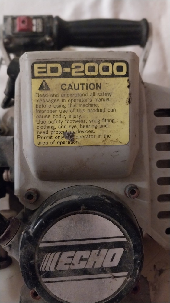 Echo ED-2000 Power Head With 12 Inch MF-101 Buffer/Trowel Head