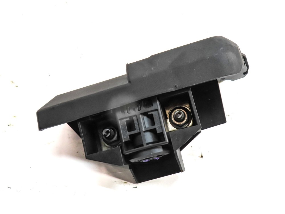 2012 AUDI A4 (B8 8K) 2.0L (CAEB) ENGINE BATTERY OVERLOAD PROTECTION SWITCH