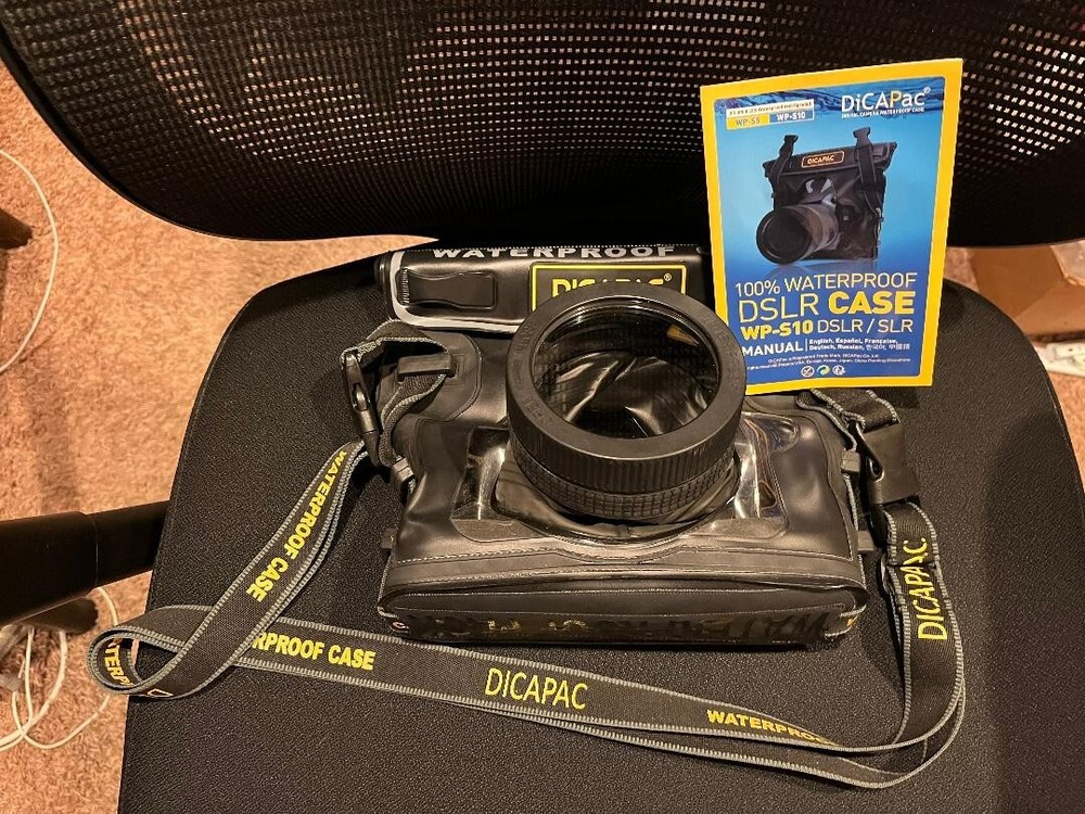 DiCAPac WP-S10 Pro DSLR Camera Series Waterproof Case