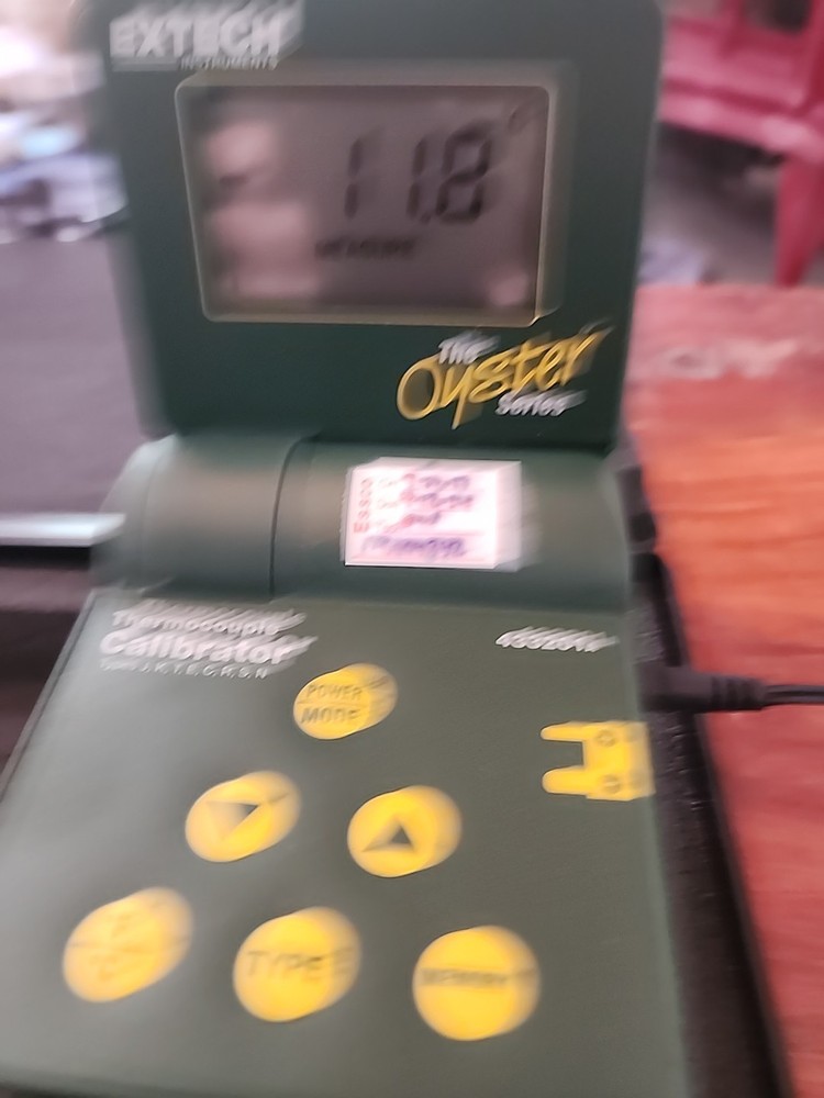 EXTECH Instruments The Oyster 433201A Microprocessor Thermocouple Calibrator