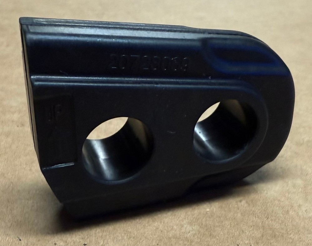 VOLVO Chassis Fairing Bushing 20728069