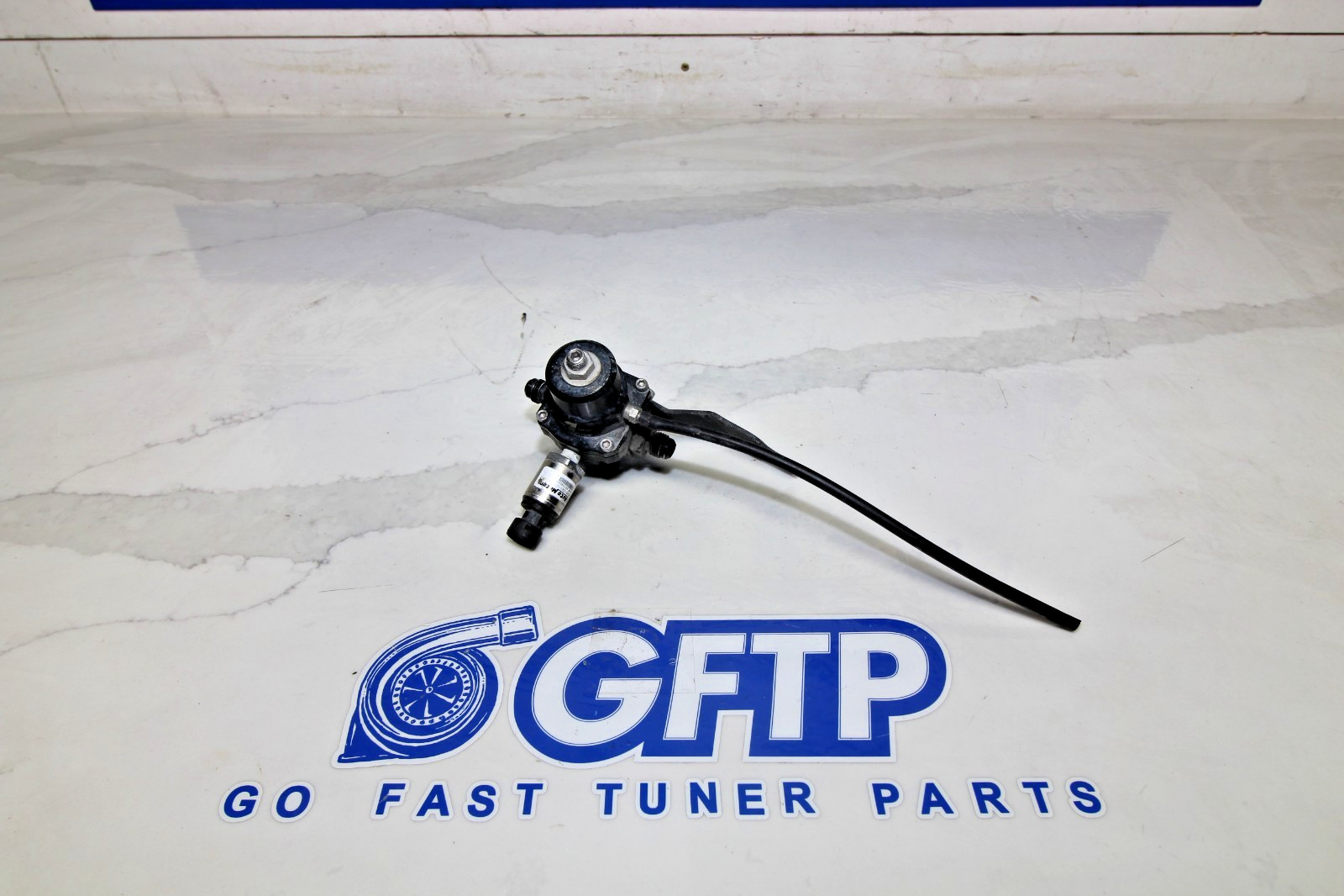 Aeromotive A1000 Fuel Pressure Regulator w/ Sensor Fits Universal