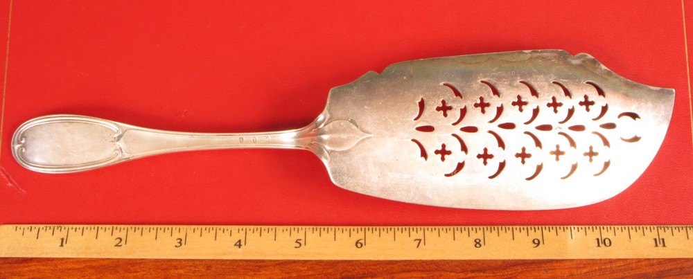 ANTIQUE SILVERPLATE ENGRAVED FISH SERVING CAKE KNIFE SPATULA HALLMARKED NICE !!