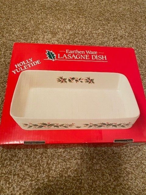 Earthenware Holly Yuletide Lasagna Dish