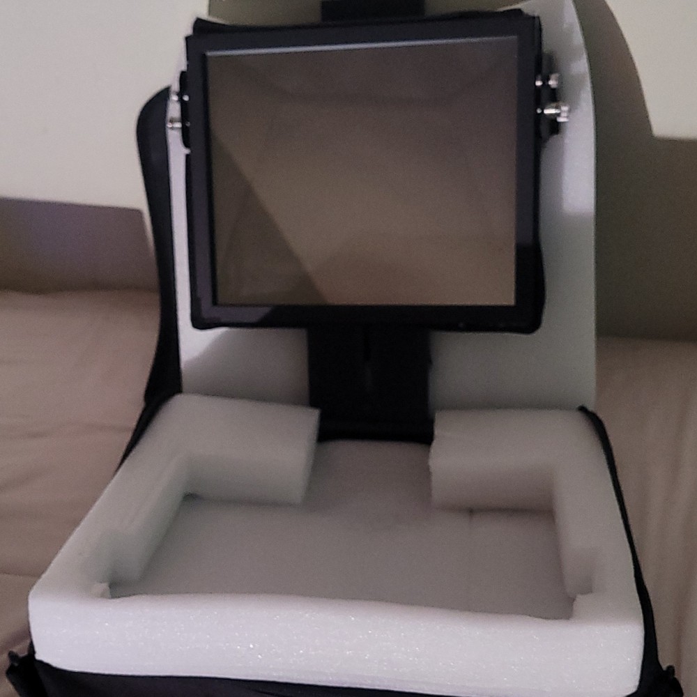 Glide Gear Teleprompter with Carrying Case