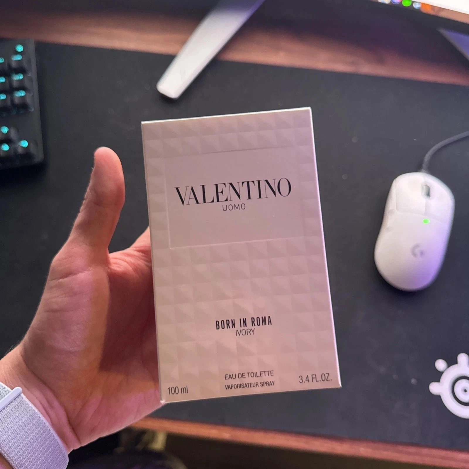 NEW VALENTINO UOMO BORN IN ROMA IVORY EDT SPRAY FOR MEN 3.4 Oz / 100 ml.