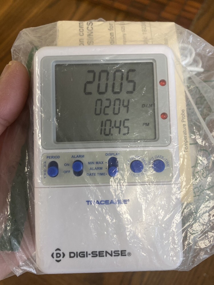 Digi-Sense 94460-92 Traceable High-Accuracy Fridge/Freezer Thermometer