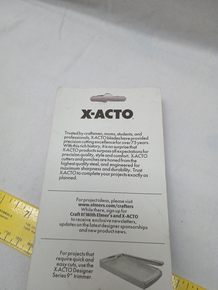 X-acto X2012 Zig-Zag/X2011 Scallop Decorative Edge Scissors One Opened