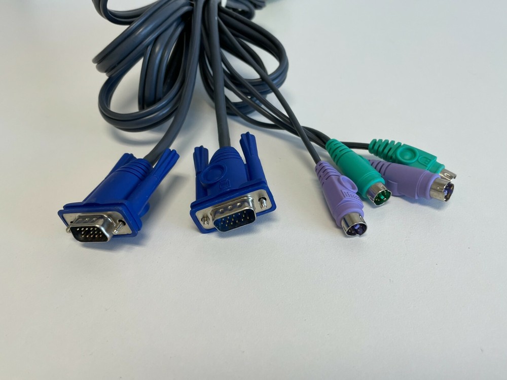 L4: IOGEAR MiniView Micro KVM Switch GCS62 - KVM switch - 2 ports