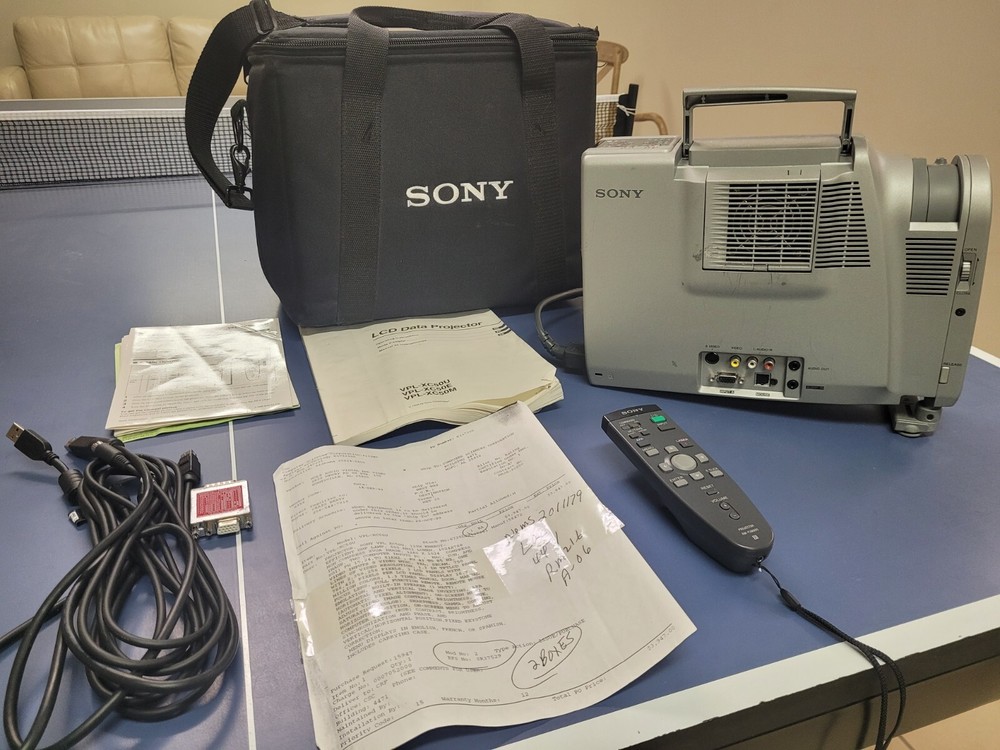 NICE! Sony LCD Data Projector VPL-XC50U, Warranty!