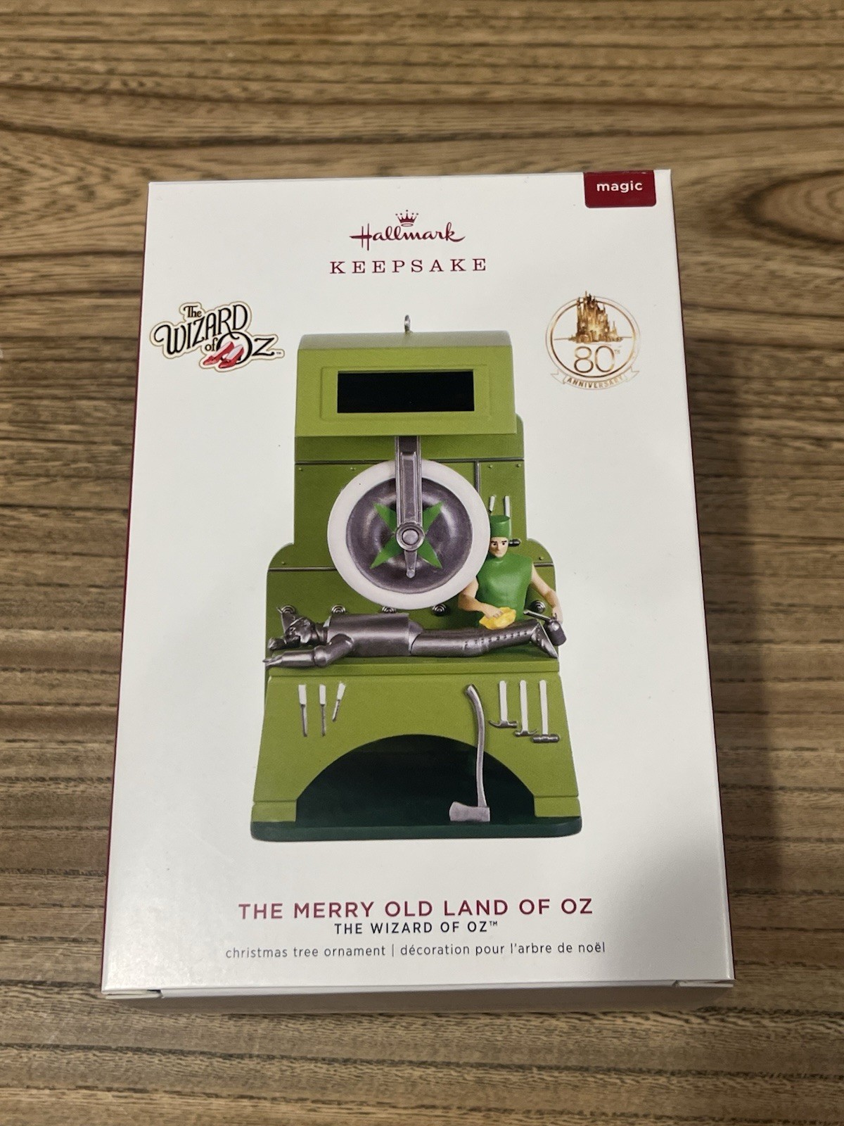 Hallmark Keepsake Ornament The Wizard Of Oz The Merry Old Land Of Oz Solar NEW