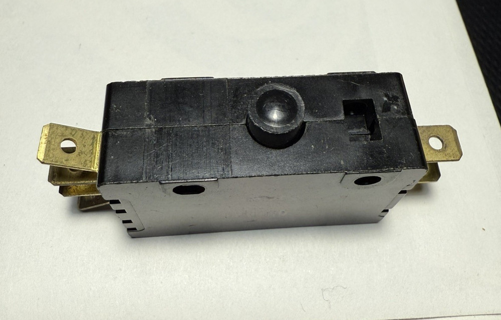 E19 - 00A Cherry Switch 15A 125/250 VAC. DPDT Button Type New
