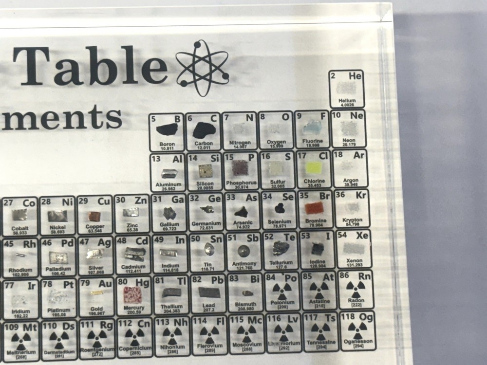 Engineered Labs Heritage Periodic Table Collector's Edition 85 Elements