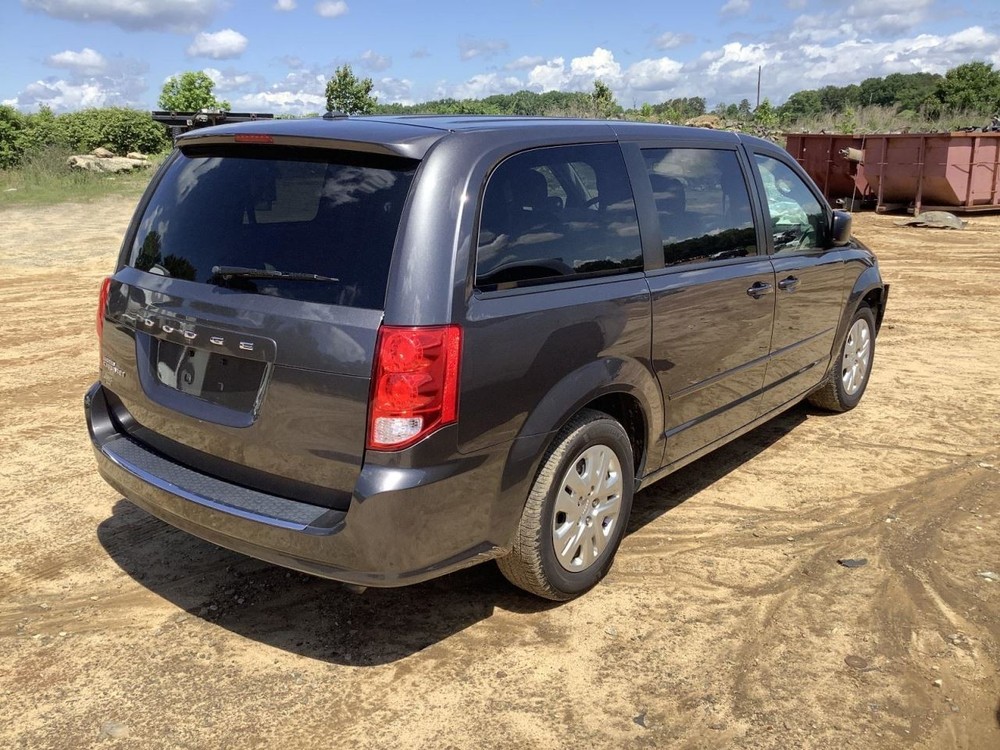 CARAVAN 2017 Glove Box 4640747