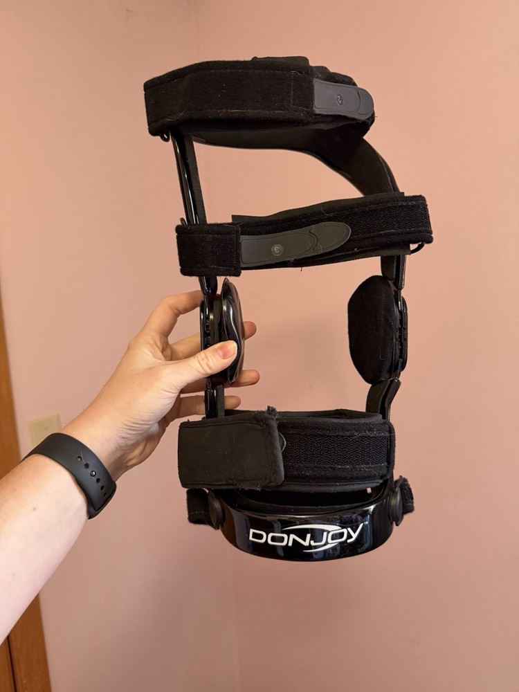 Donjoy Defiance Knee Brace - Left - Large