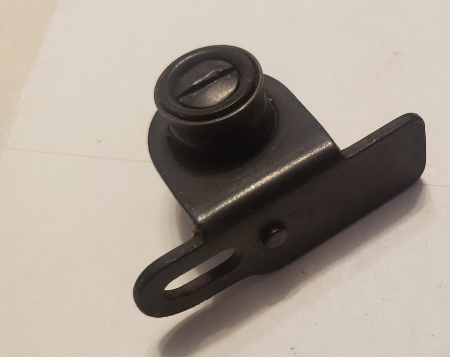 SINGER 221 Featherweight Sewing Machine Black thread guide (LOC R92 pr p3)