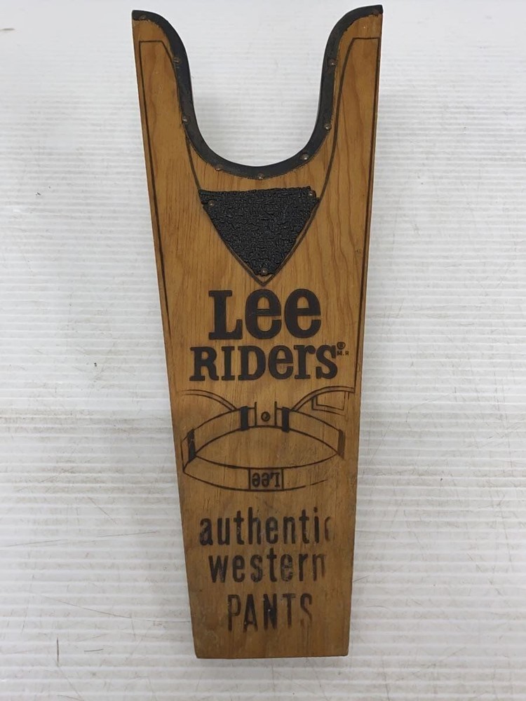 Lee Interior Grocery 70s VINTAGE Boot Jack Used