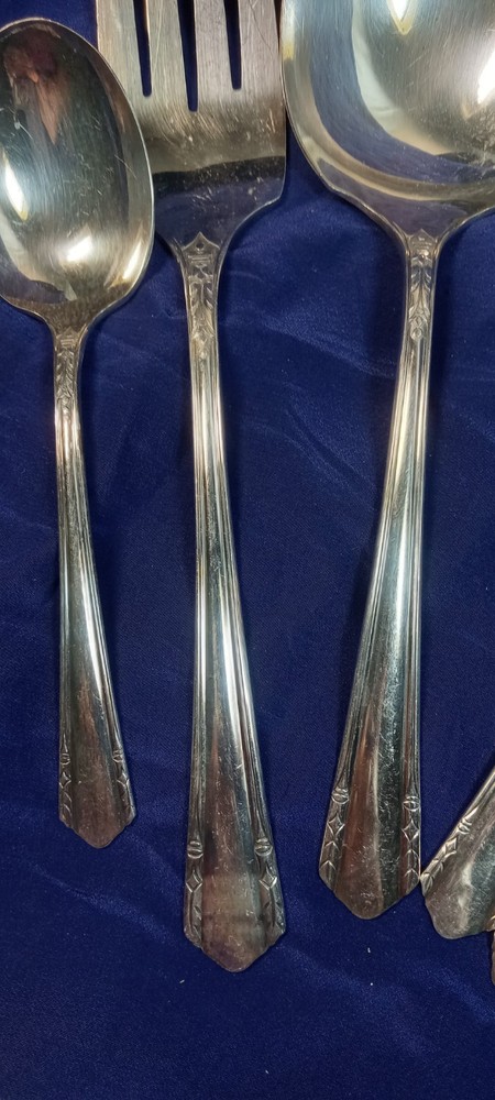 5 PC. SERVING UTINSELS Wm Roger A1 Plus Oneida LTD 1934 Malibu Pattern