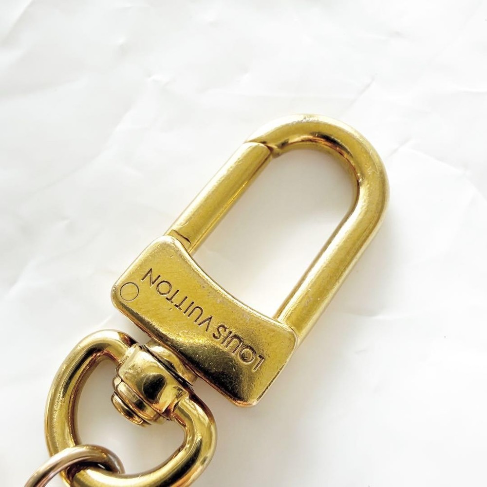 Louis Vuitton Bag Charm LV Circle Keyring
