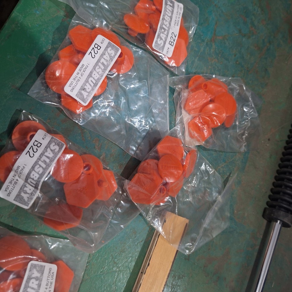 Salisbury Buttons For Sleeve Bag B22