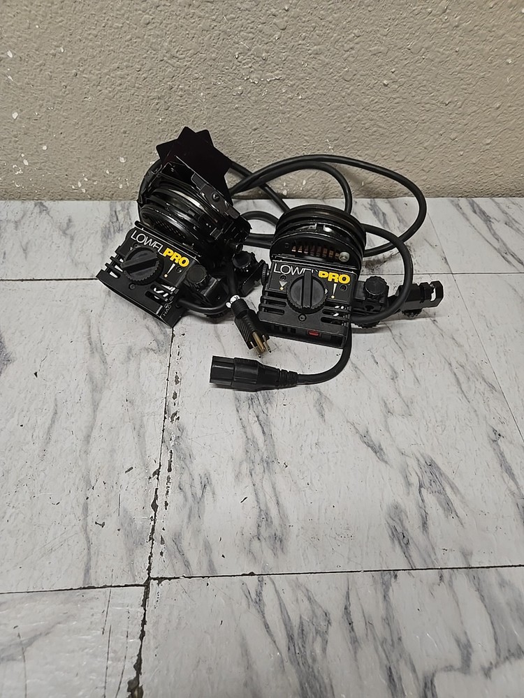 2x Lowel I-Light Pro stage light