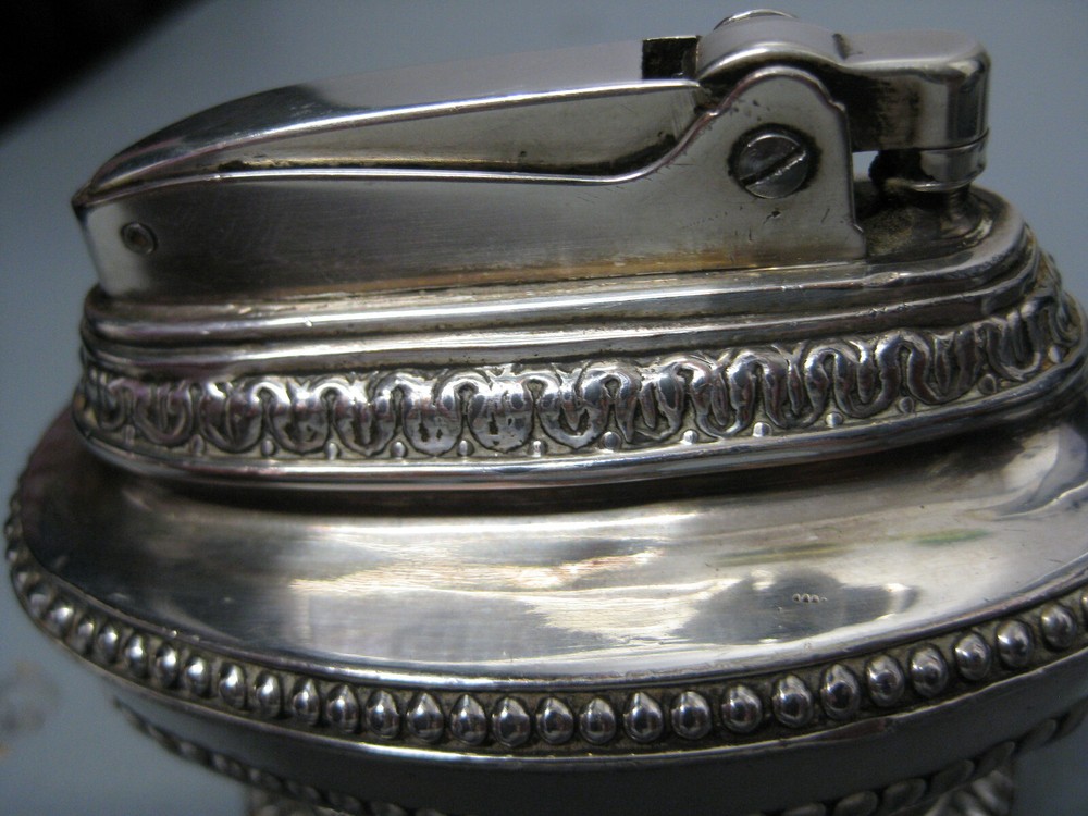 Vintage Ronson Queen Anne Table Lighter