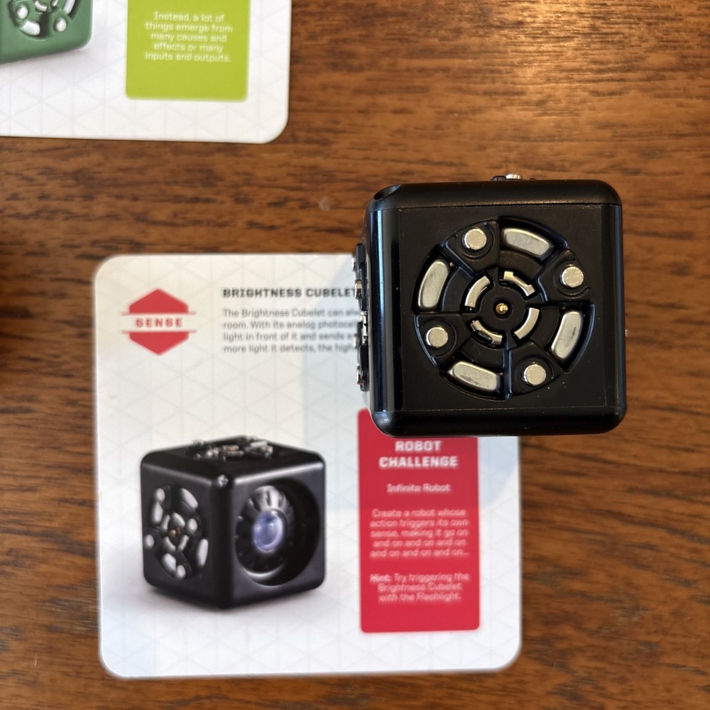 Lot of 10 Working Modular Robotics Cubelets + 2 Nonfunctional Cubelets