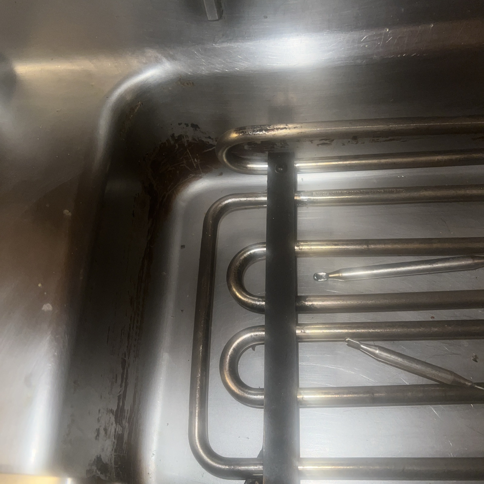 Wells 5E-F15 15 lb. Electric Countertop Fryer - 208-240V, 4319/5750W UUU