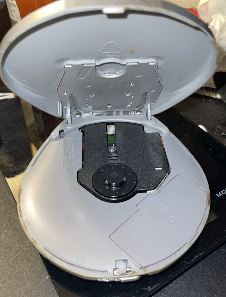 PHILLIPS POWERSAVING 40ESP3 PORTABLE CD PLYER TESTED WORKING