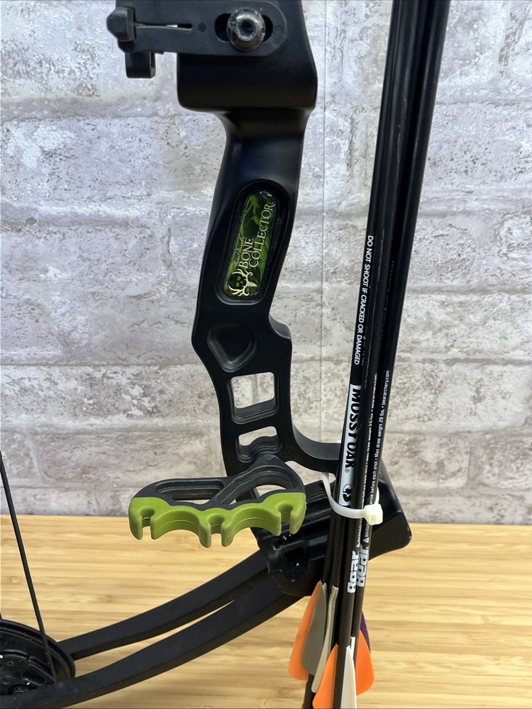 Barnett Bone Collector Junior Compound Bow