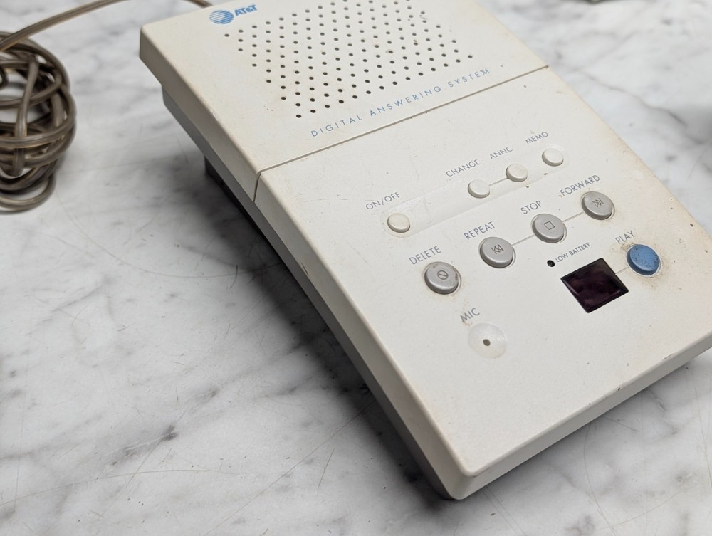 AT&T 1710 Tapeless Digital Telephone Answering System Message Machine