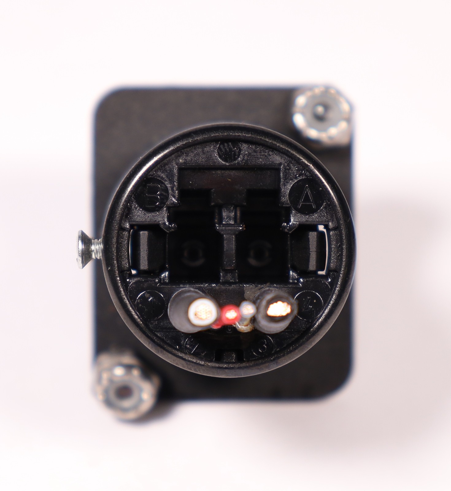 Neutrik NO2-4FDW-A OpticalCon Duo Chassis Connector + Mounting/Ground Screws