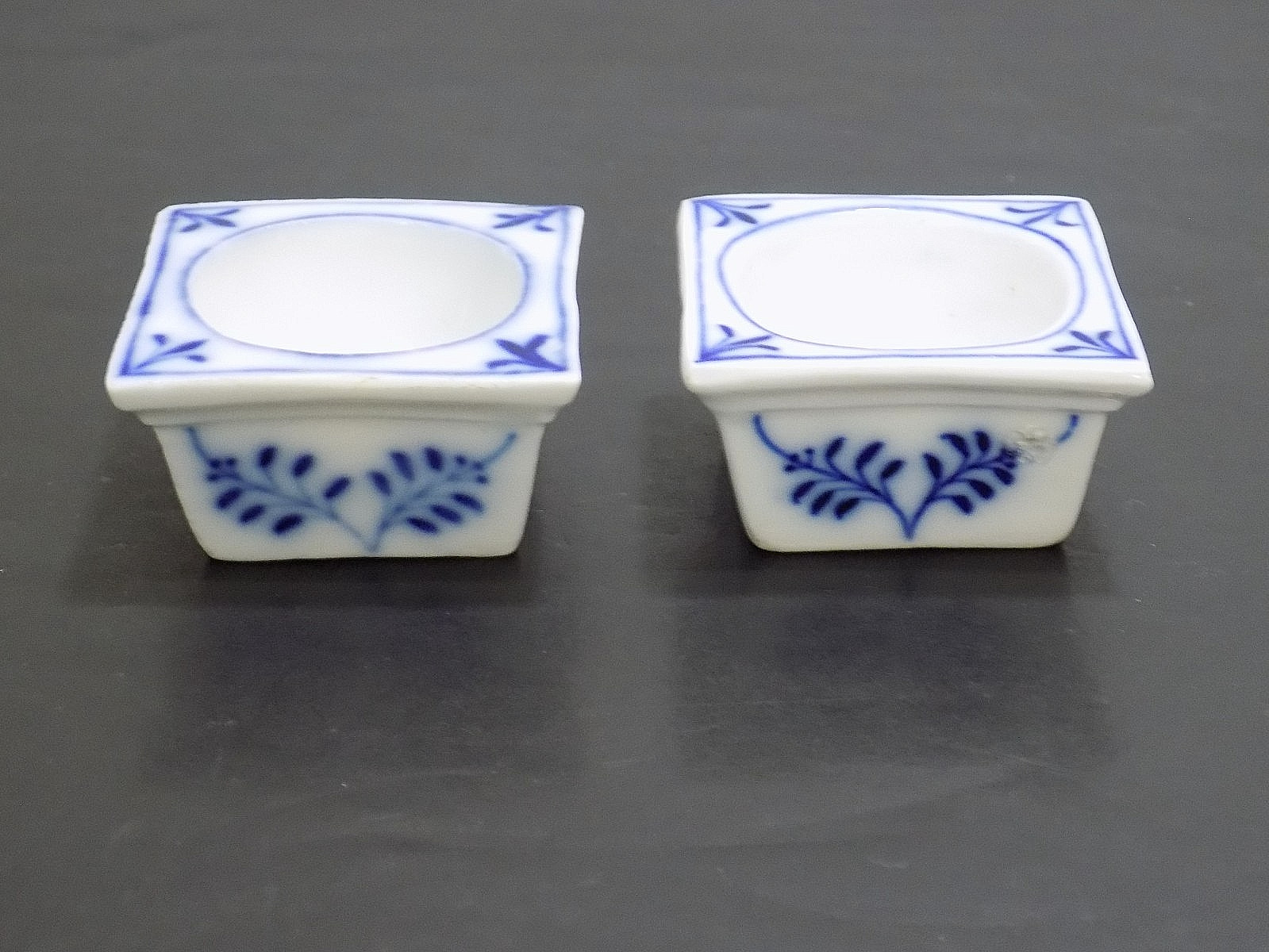 Pair Meissen Blue Onion Porcelain Open Salt Cellar Dishes