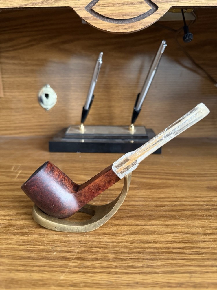Beautiful Vintage GBD Virgin Pipe