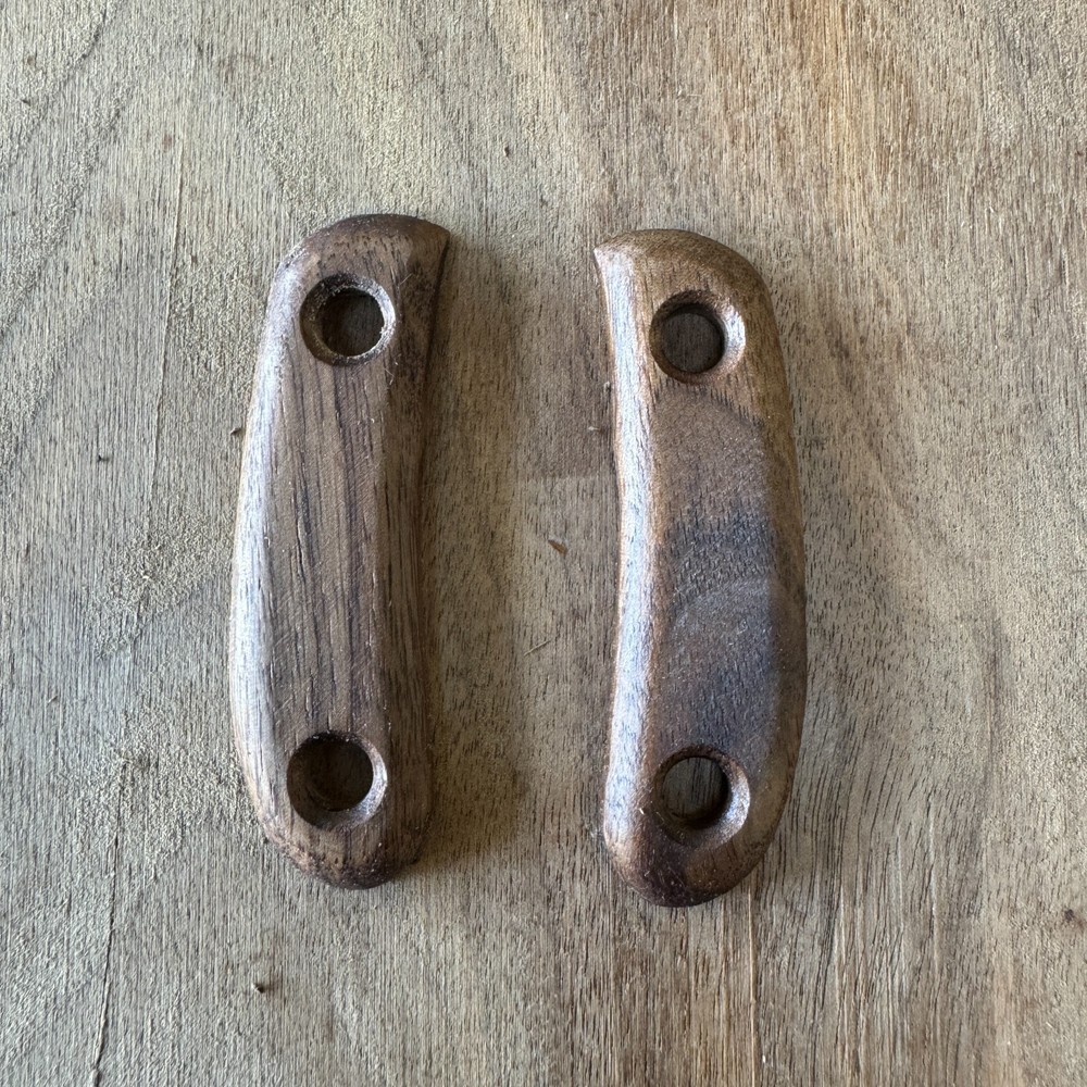 Walnut scales compatible with ESEE Candiru knife