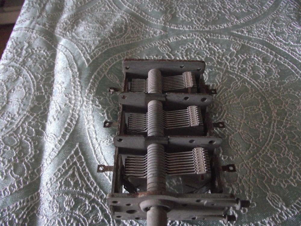 GI CORP B-1203-6 VARIABLE CAPACITOR WITH A TUNING WHEEL.